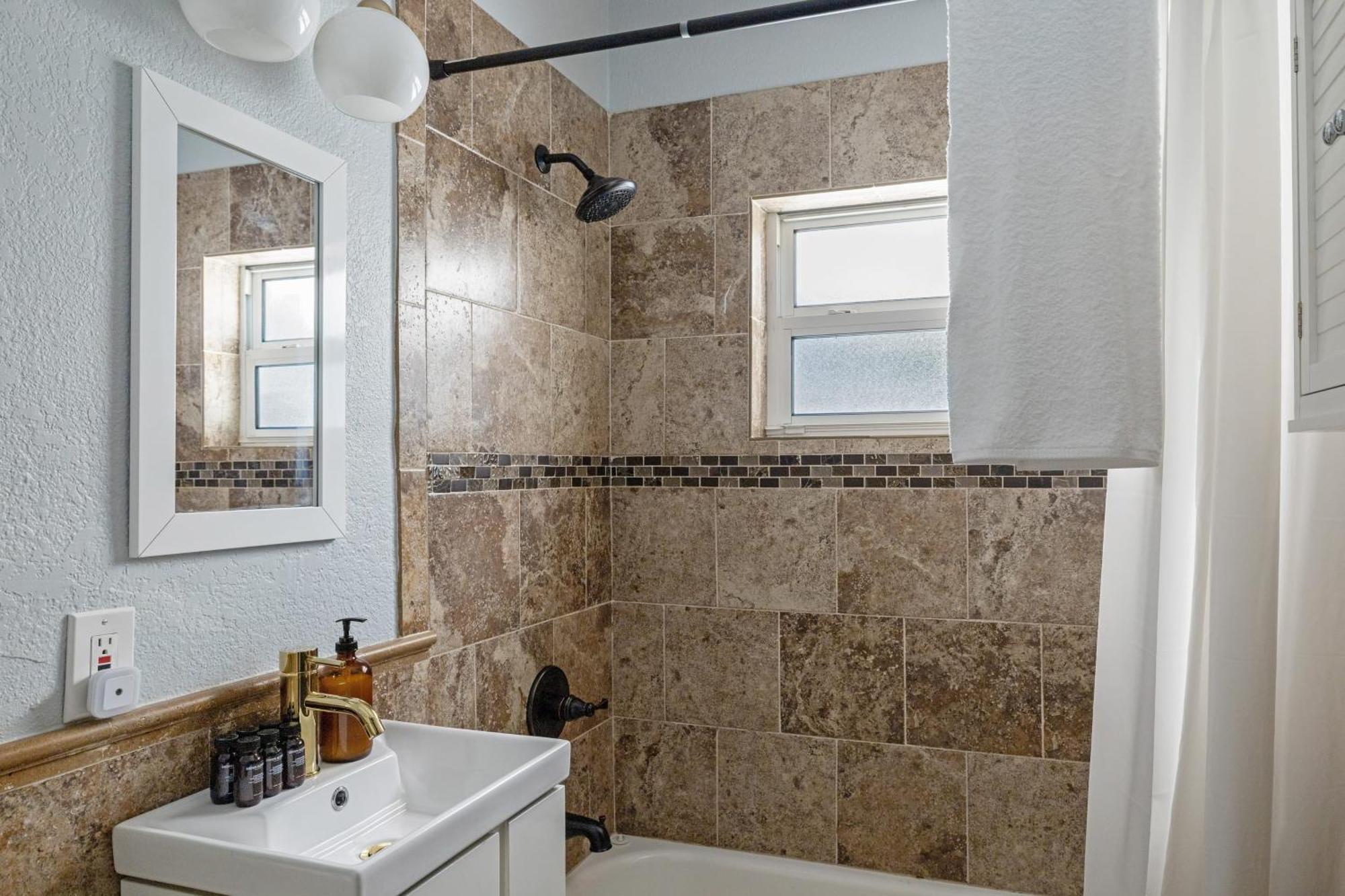 Tidal By Avantstay Gorgeous Home Close To Beaches W Pool Форт-Лодердейл Экстерьер фото